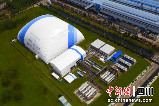 项目像一座蓝白相间的“小山”。Z6尊龙汽轮机 供图